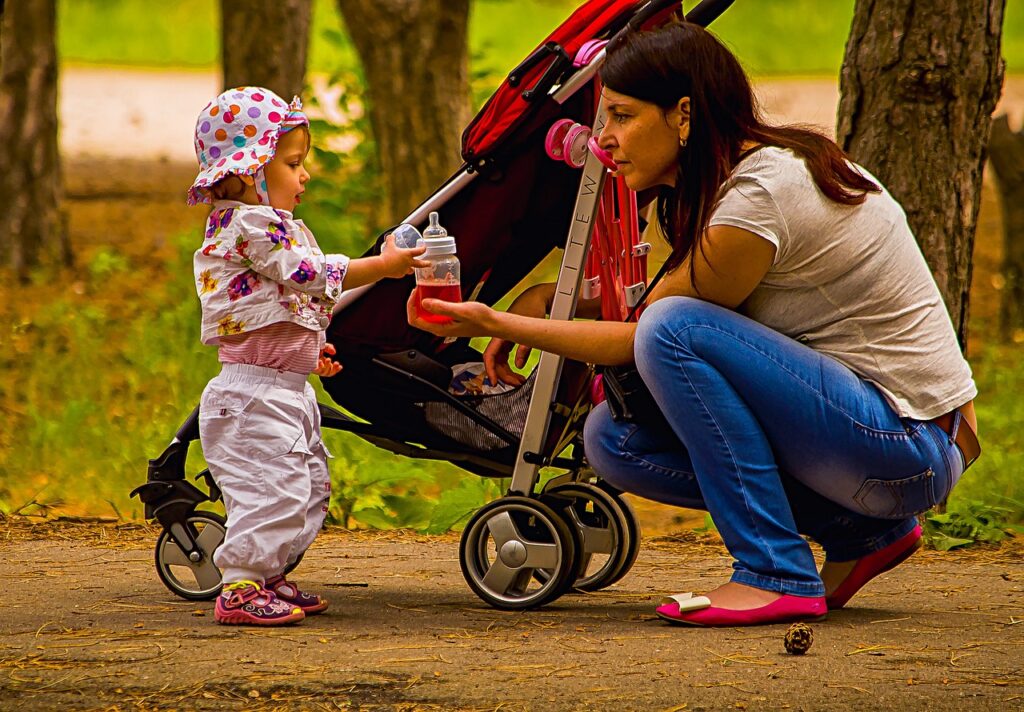 mom, daughter, baby-2535880.jpg